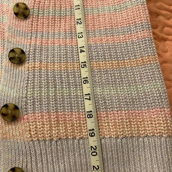 Gap button-down cardigan sweater in pastel colors - Picture 6 of 9